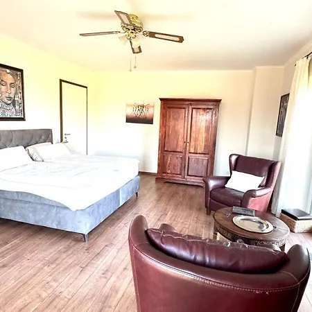 فندق مبيت وإفطار Altes Land 4*